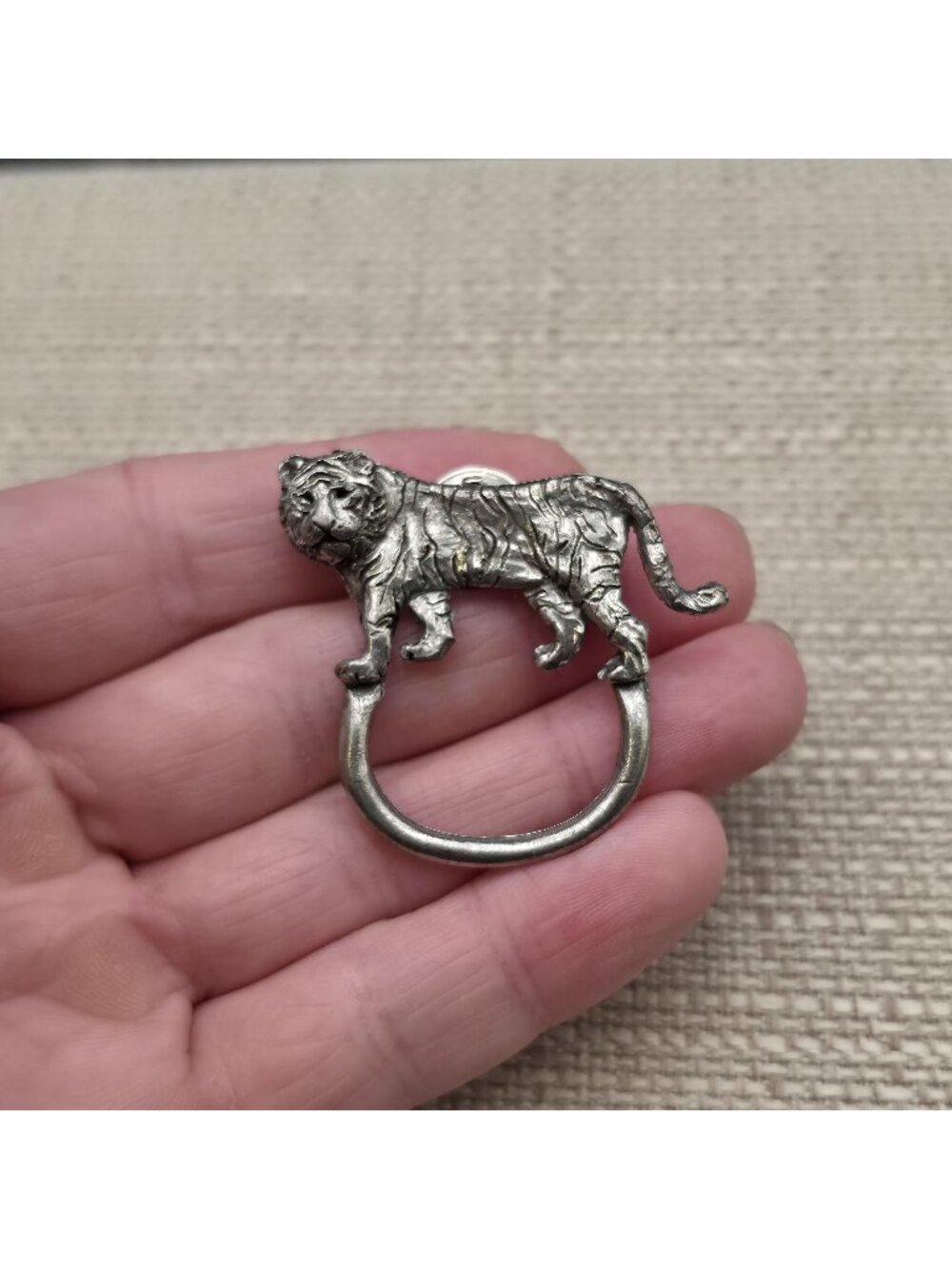 Vintage Pewter Tiger Scarf Clip Pin Silver Tone Big Cat Wildlife Brooch A9183